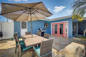 Waterfront Oasis w/ Hot Tub ~ 10 Mi to Dtwn Tampa