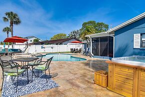 Waterfront Oasis w/ Hot Tub ~ 10 Mi to Dtwn Tampa
