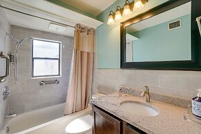 Waterfront Oasis w/ Hot Tub ~ 10 Mi to Dtwn Tampa