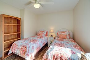 Waterfront Oasis w/ Hot Tub ~ 10 Mi to Dtwn Tampa