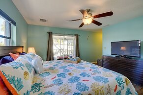 Waterfront Oasis w/ Hot Tub ~ 10 Mi to Dtwn Tampa