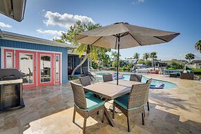 Waterfront Oasis w/ Hot Tub ~ 10 Mi to Dtwn Tampa