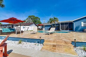 Waterfront Oasis w/ Hot Tub ~ 10 Mi to Dtwn Tampa
