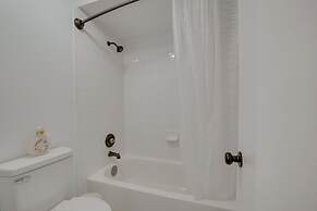 Spacious Tampa Vacation Rental ~ 7 Mi to Beach!