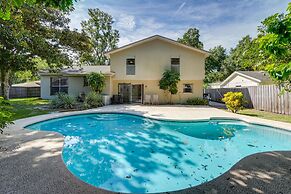 Spacious Tampa Vacation Rental ~ 7 Mi to Beach!