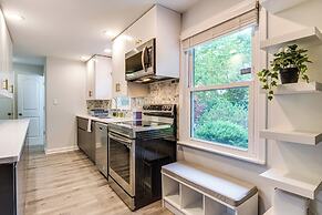 Tree-lined Indianapolis Home ~ 10 Mi to Downtown!