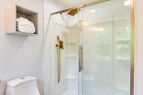 Tree-lined Indianapolis Home ~ 10 Mi to Downtown!