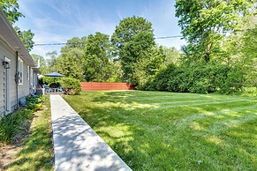 Tree-lined Indianapolis Home ~ 10 Mi to Downtown!