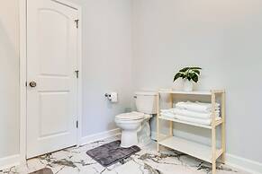 Tree-lined Indianapolis Home ~ 10 Mi to Downtown!