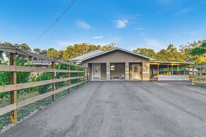 Tropical Tampa Home: Pets Welcome!