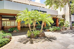 Honolulu Vacation Rental: Walk to Waikiki Beach!