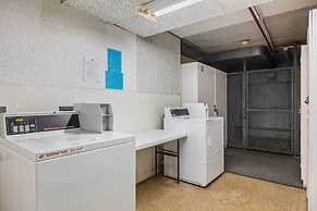 Honolulu Vacation Rental: Walk to Waikiki Beach!