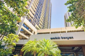 Honolulu Vacation Rental: Walk to Waikiki Beach!