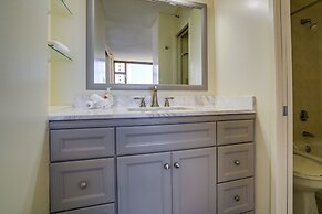 Honolulu Vacation Rental: Walk to Waikiki Beach!