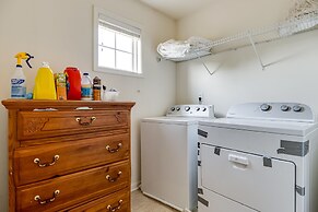 Indianapolis Home w/ Patio & Community Pool!