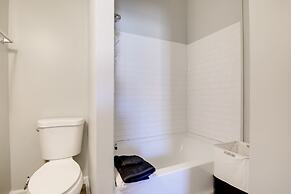 Indianapolis Home w/ Porch - Close to Mile Square!