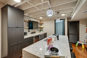 Pet-friendly Minneapolis Home ~ 8 Mi to Downtown!