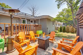 Pet-friendly Minneapolis Home ~ 8 Mi to Downtown!