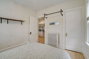 Bright Minneapolis Apartment - 1 Mi to Downtown!