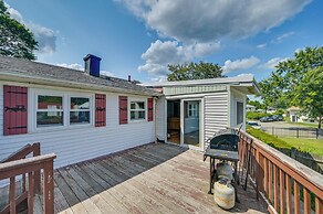 Hyde Park Vacation Rental ~ 11 Mi to Boston!