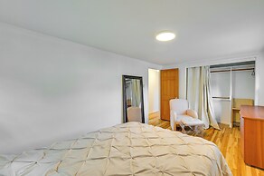 Hyde Park Vacation Rental ~ 11 Mi to Boston!