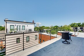 Modern Atlanta Home w/ Balcony: 2 Mi to Downtown!