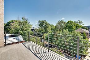 Modern Atlanta Home w/ Balcony: 2 Mi to Downtown!