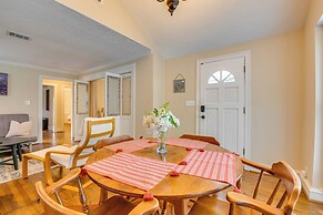 Chic Atlanta Retreat w/ Patio & Outdoor Dining!