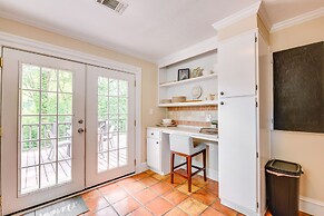 Chic Atlanta Retreat w/ Patio & Outdoor Dining!