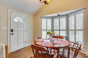 Chic Atlanta Retreat w/ Patio & Outdoor Dining!