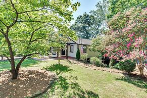 Chic Atlanta Retreat w/ Patio & Outdoor Dining!
