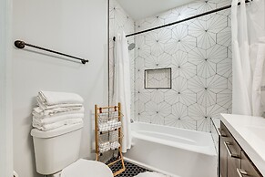 Pet-friendly Georgia Abode - Walk to Piedmont Park