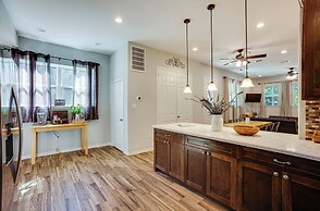 Pet-friendly Tomball Home: Walk to Main Street!