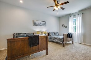 Pet-friendly Tomball Home: Walk to Main Street!