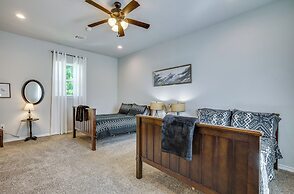 Pet-friendly Tomball Home: Walk to Main Street!