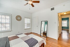 Vibrant Houston Getaway: 5 Mi to Downtown Aquarium