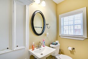 Vibrant Houston Getaway: 5 Mi to Downtown Aquarium