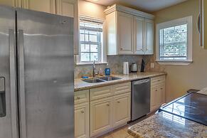 Quaint Houston Hideaway - 3 Mi to Downtown!