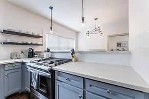 '1930s East End Home' ~ 3 Mi to Downtown Houston!