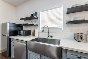 '1930s East End Home' ~ 3 Mi to Downtown Houston!