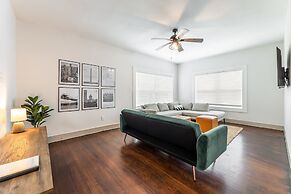 '1930s East End Home' ~ 3 Mi to Downtown Houston!