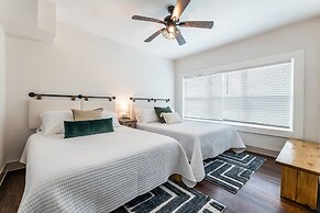 '1930s East End Home' ~ 3 Mi to Downtown Houston!