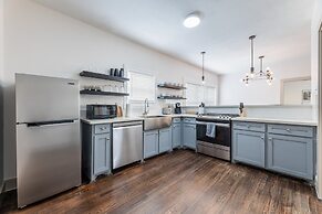 '1930s East End Home' ~ 3 Mi to Downtown Houston!