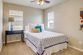Pet-friendly Tomball Home ~ 8 Mi to Burroughs Park