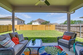 Pet-friendly Tomball Home ~ 8 Mi to Burroughs Park