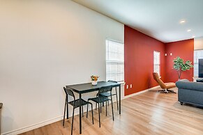 Modern Houston Haven: 3 Mi to Downtown Attractions