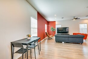 Modern Houston Haven: 3 Mi to Downtown Attractions