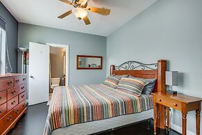 Houston Retreat With Fireplace & Balcony!