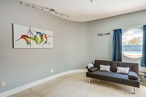 Houston Retreat With Fireplace & Balcony!