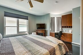 Houston Retreat With Fireplace & Balcony!